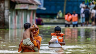 Casi 300.000 bangladesíes en refugios de emergencia por las inundaciones