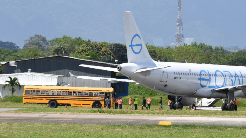 Após tensão com EUA, novo avião com 111 deportados chega ao Brasil