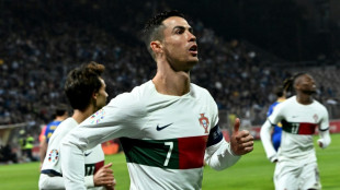 Com dois de CR7, Portugal atropela Bósnia nas Eliminatórias da Euro