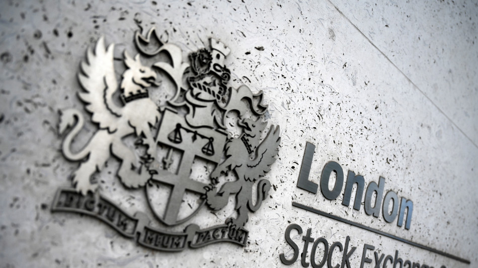 Borsa: l'Europa conclude piatta, cauta Londra