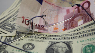 L'euro è poco mosso sul dollaro a 1,0459