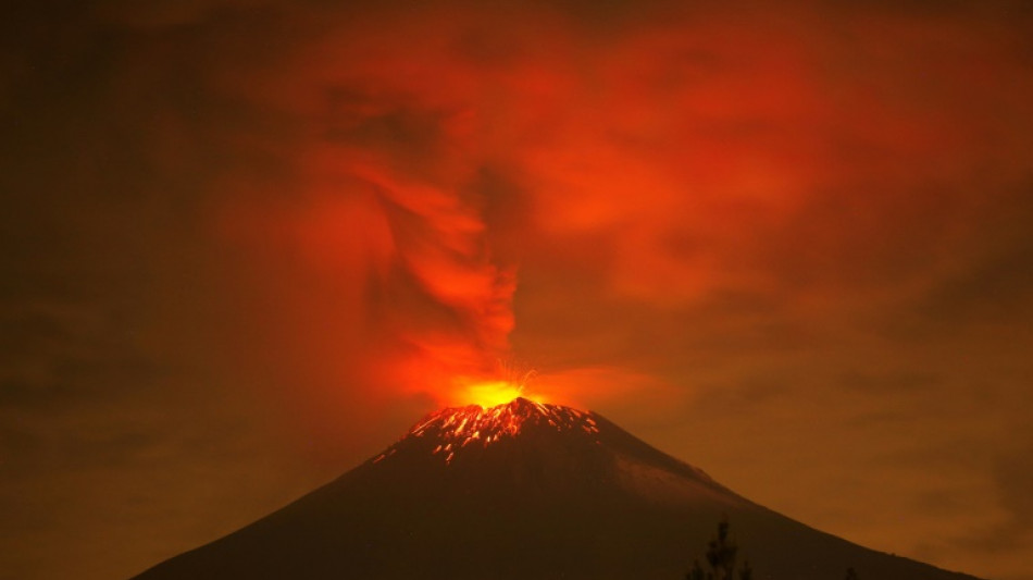 Mexique: le volcan aux portes de Mexico reste sous haute surveillance