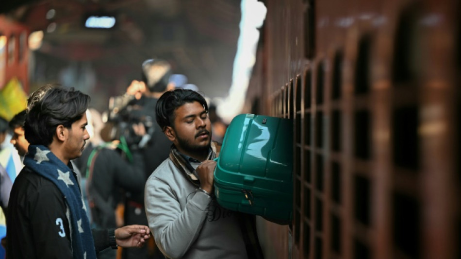 Al menos 18 muertos en una estampida en una estación de tren de Nueva Delhi