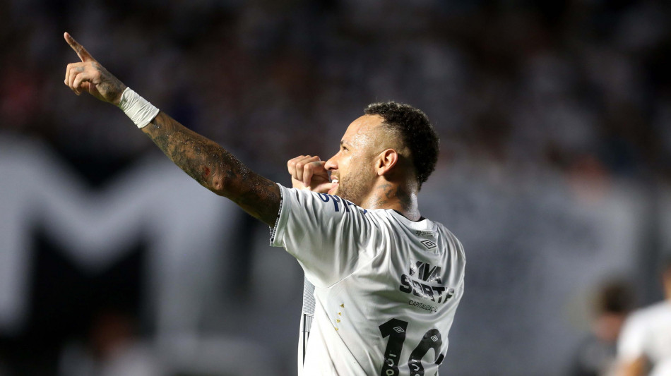 Neymar a segno nel Santos, primo gol dopo 502 giorni