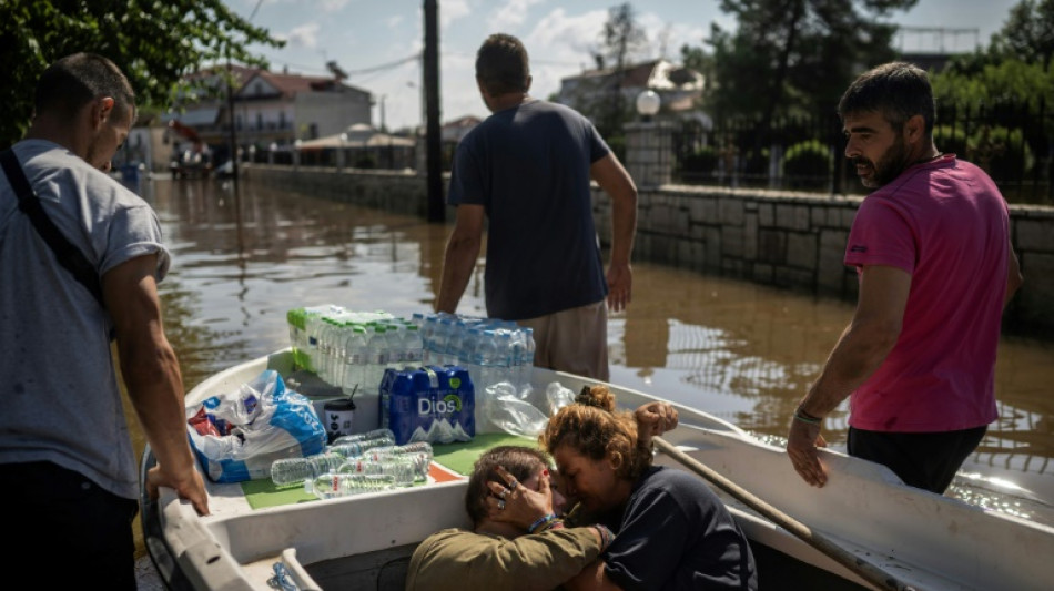 Inondations meurtrières en Grèce: 7 morts, l'opération de sauvetage se poursuit