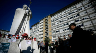 Le pape se repose après deux crises respiratoires aiguës