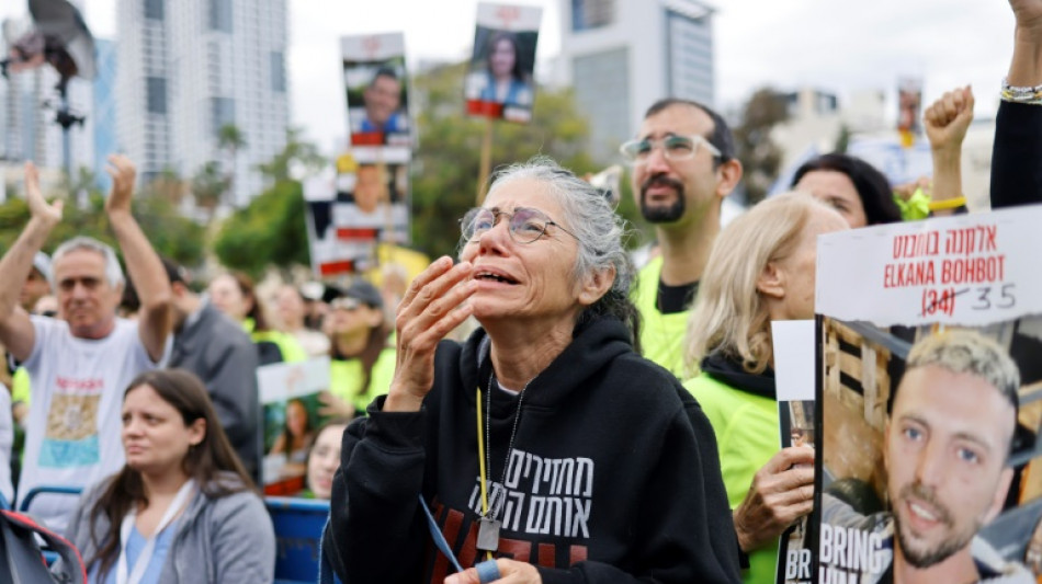 Lágrimas e gritos de alegria em Tel Aviv após libertação de quatro reféns