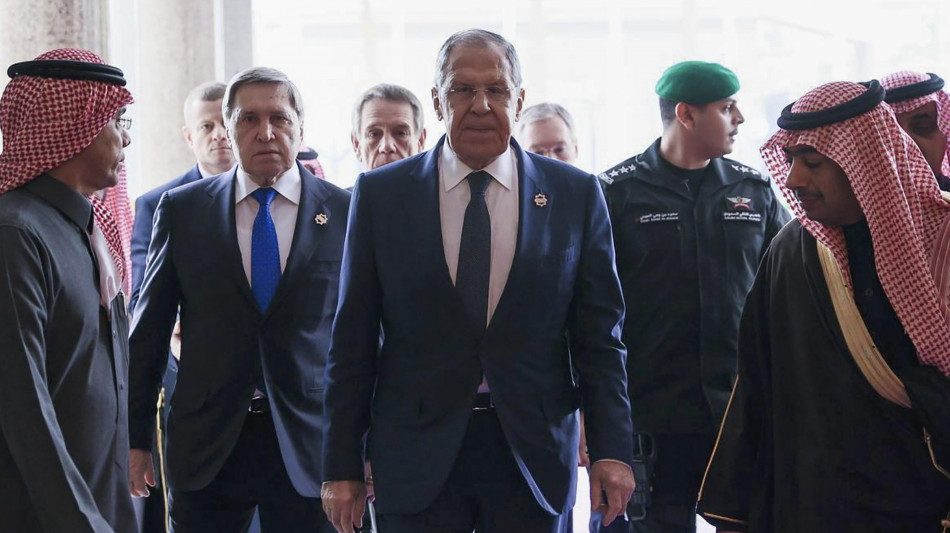 Lavrov, inaccettabili peacekeeper in Ucraina dai Paesi Nato