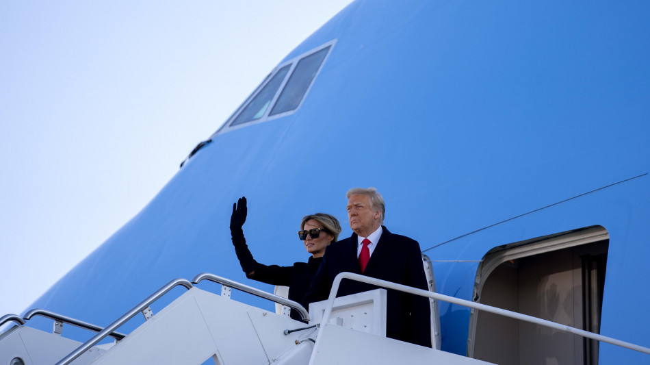 Trump sfratta l'AP dall'Air Force One