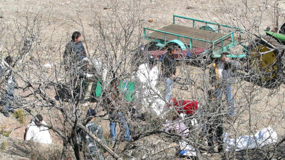 Messico: trovati 10 corpi in fosse nel nord, 8 smembrati