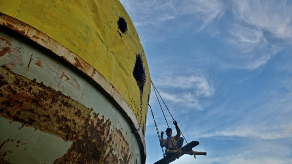 European firms scrap toxic ships on Bangladesh beaches: HRW