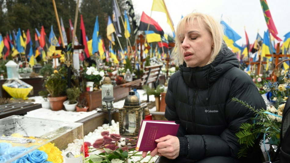 Ukranians mark Valentine's Day with tears