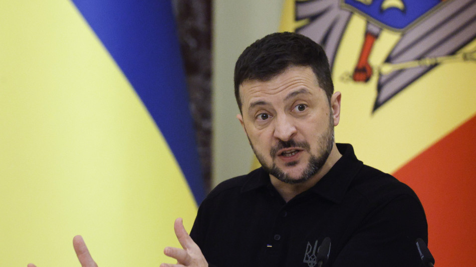 Zelensky, non accetteremo alcun accordo senza di noi