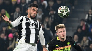 Juve vence PSV (2-1) no jogo de ida e fica mais perto das oitavas da Champions