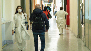 Assosistema, 'verificare efficacia mascherine negli ospedali'