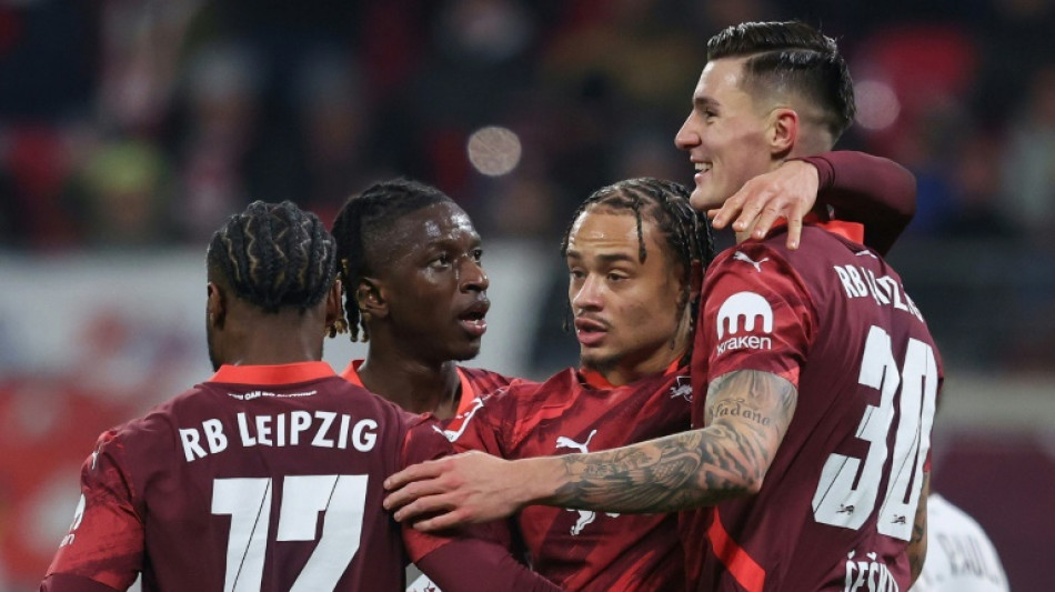 Leipzig vence St Pauli (2-0) e se mantém na zona da Champions