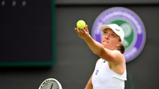 Swiatek pasa a tercera ronda de Wimbledon con su 37ª victoria consecutiva 