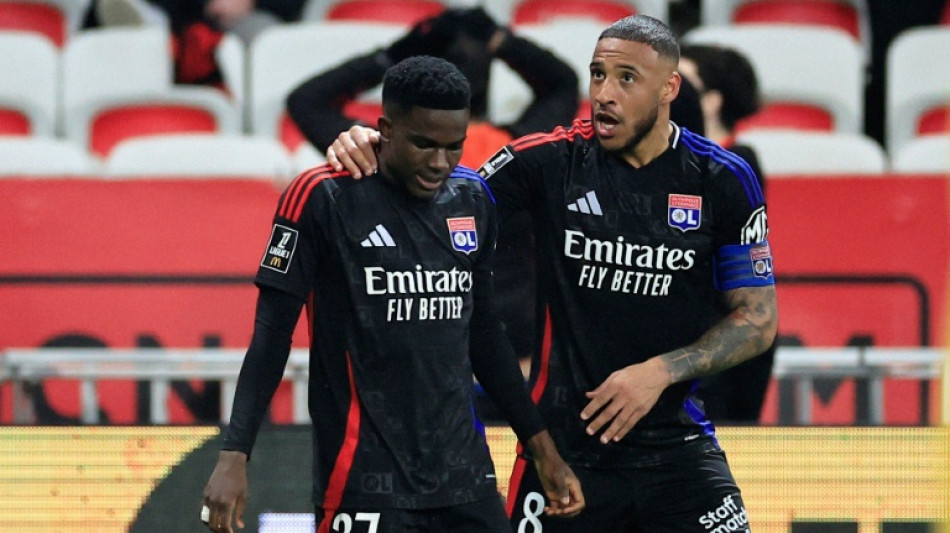 Ligue 1: Nice, battu par Lyon, rate l'occasion de rejoindre Marseille