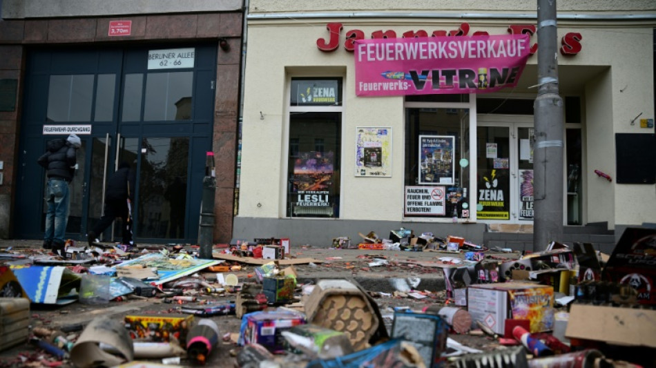 Fünf Menschen sterben bundesweit durch Pyrotechnik - Großeinsätze in Silvesternacht