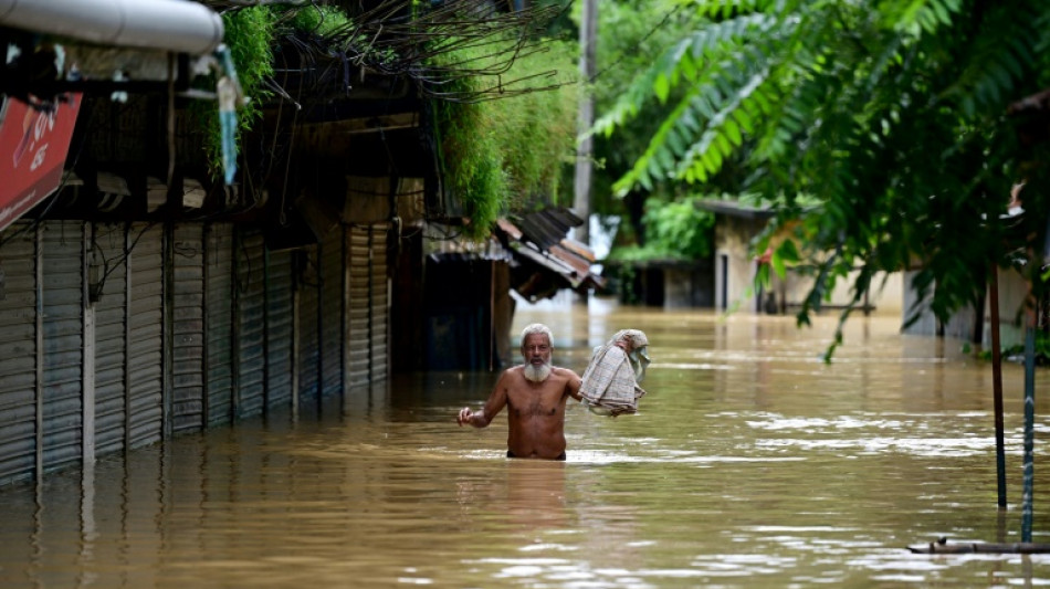 Trece muertos y millones de afectados por las inundaciones en Bangladés