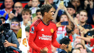 United confirma lesão de Varane, que será desfalque por 'várias semanas'