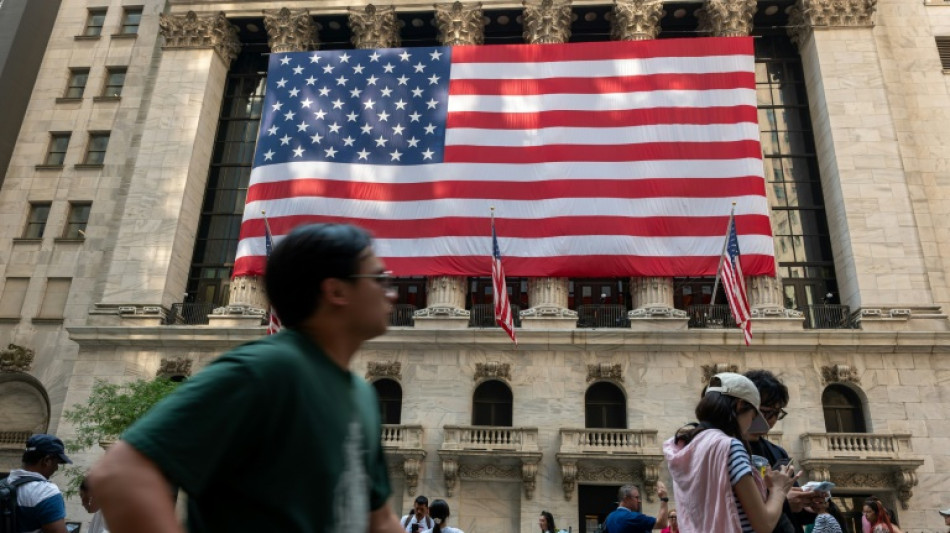 Wall Street ouvre en ordre dispersé, marque une pause après une semaine chargée