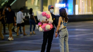 Paare in Thailand sollen am Valentinstag beim Sex Masken zum Schutz vor Corona tragen