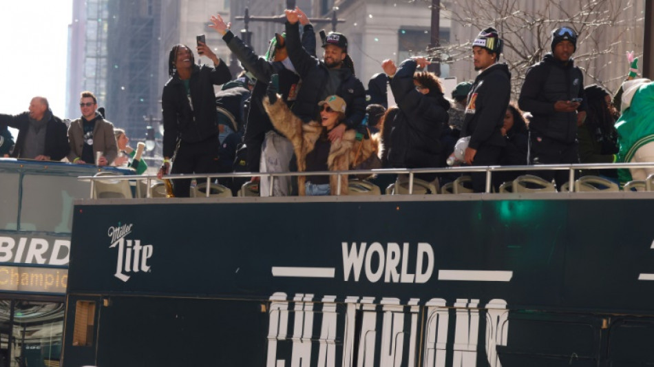 Thousands cheer Eagles in Super Bowl victory parade