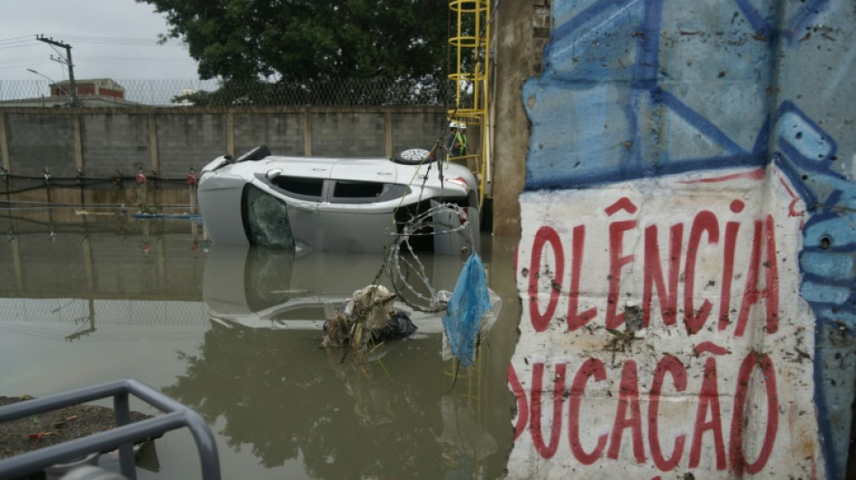 Temporal castiga Rio de Janeiro e deixa pelo menos sete mortos