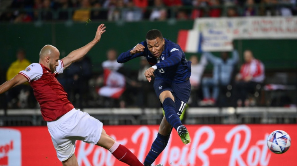 Mbappé evita otra derrota de Francia y Croacia sorprende a Dinamarca