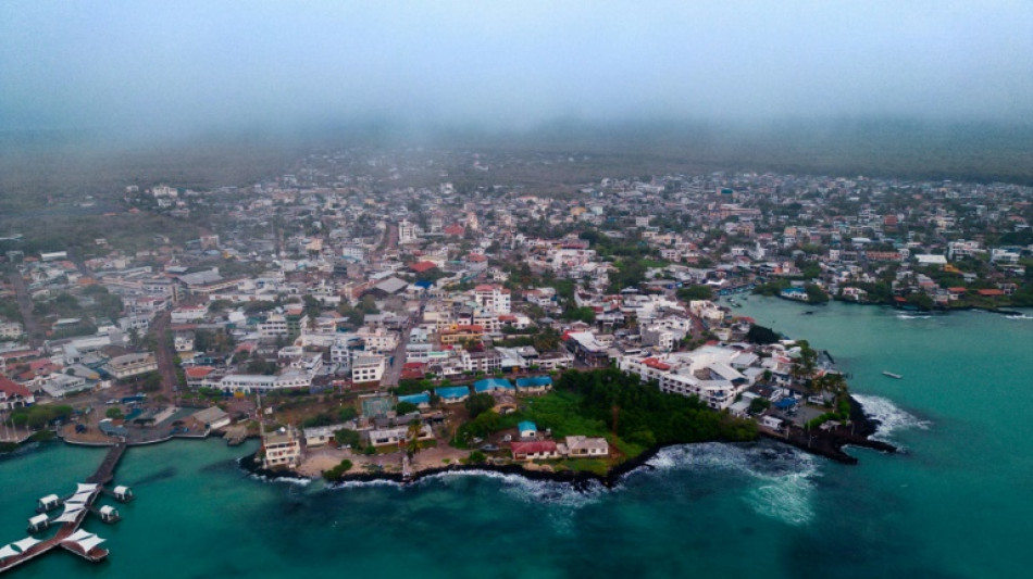 Ambientalistas recriam viagem de Charles Darwin às Ilhas Galápagos