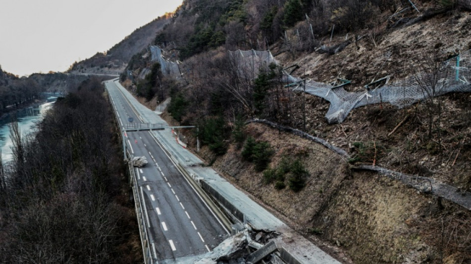 Savoie: la route des stations rouverte vendredi, en "toute sécurité" après l'éboulement