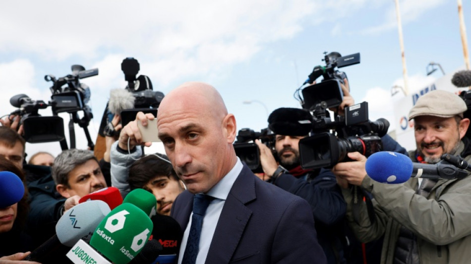 Rubiales es condenado a pagar 10.800 euros por agresión sexual por el beso forzado a Jenni Hermoso