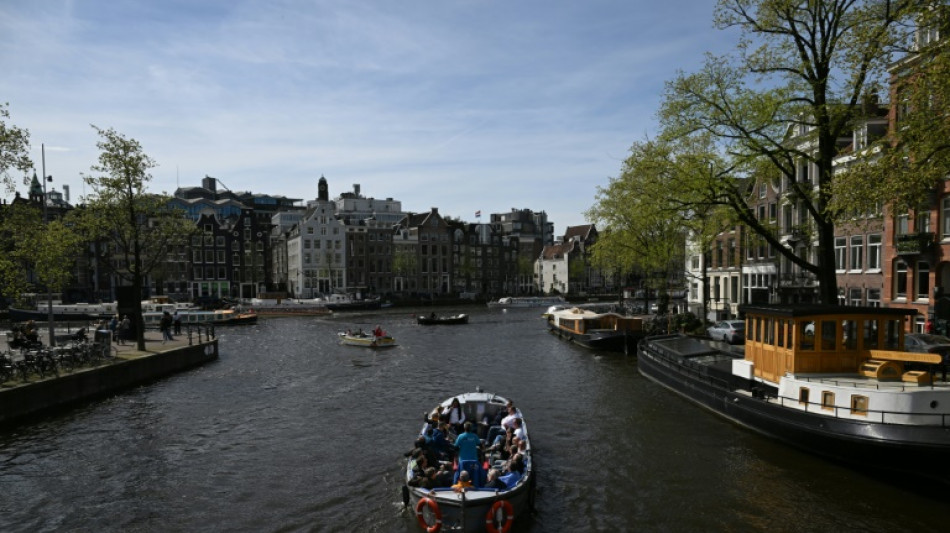 Ámsterdam prohibirá los barcos recreativos contaminantes en sus canales