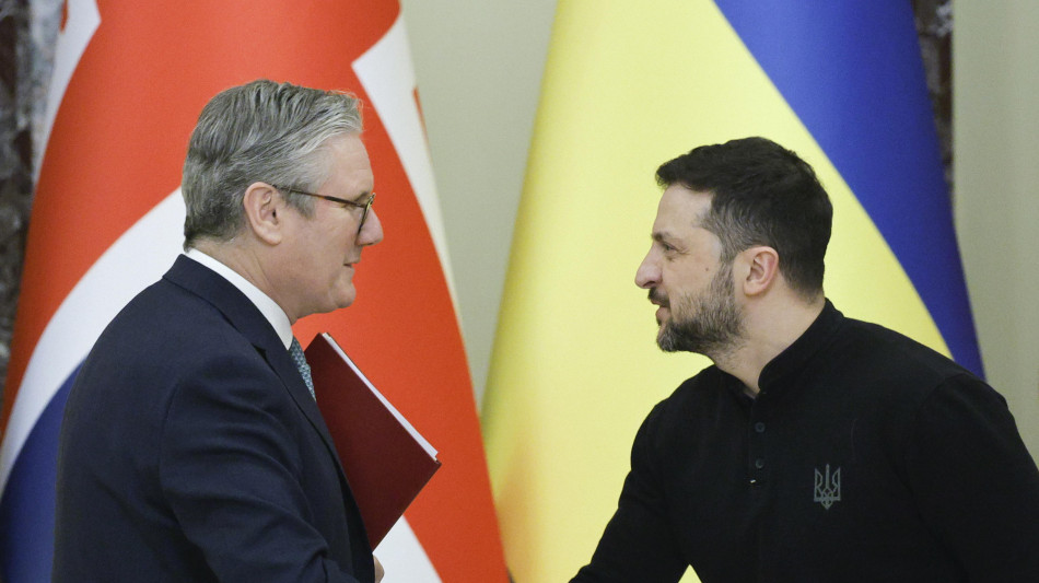 Zelensky anticipa bilaterale con Starmer a oggi pomeriggio