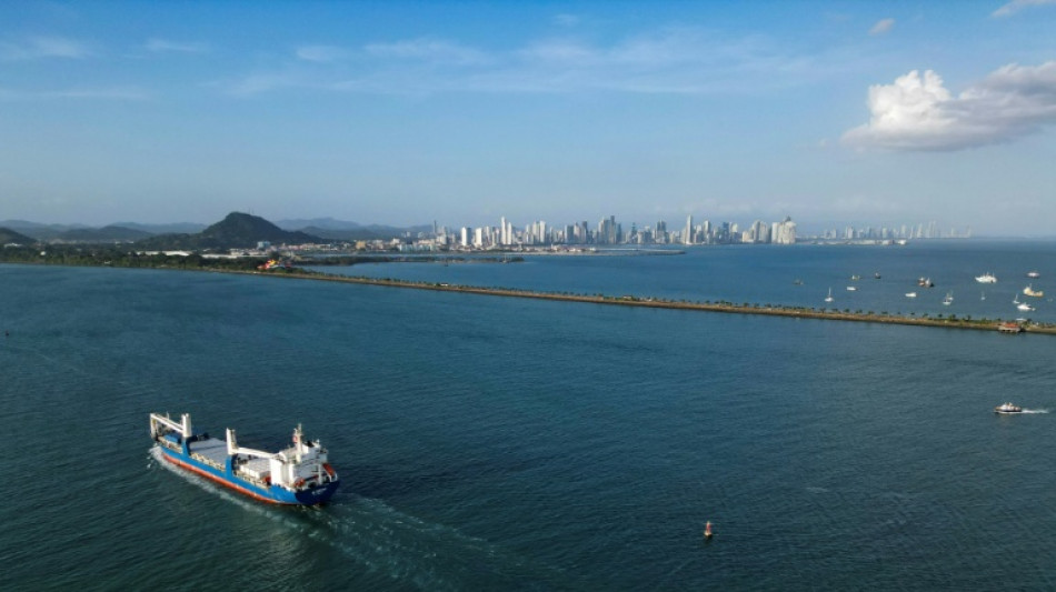 Gobierno de EEUU asegura que sus buques no pagarán por cruzar el canal de Panamá