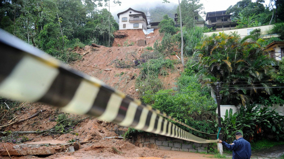 Maltempo in Brasile, 10 morti e 21 dispersi