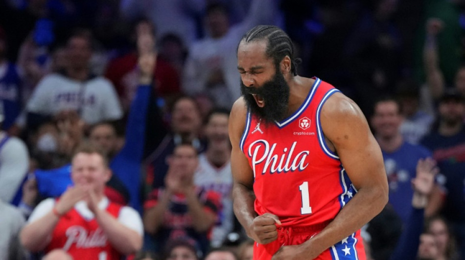 James Harden pacta con los Sixers por dos años y 68,6 millones de dólares en la NBA