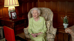 Queen catches 'mild' Covid soon after 70th anniversary