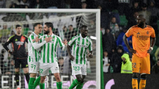 Real Madrid perde para Betis e cai para 3º, Atlético dorme na liderança