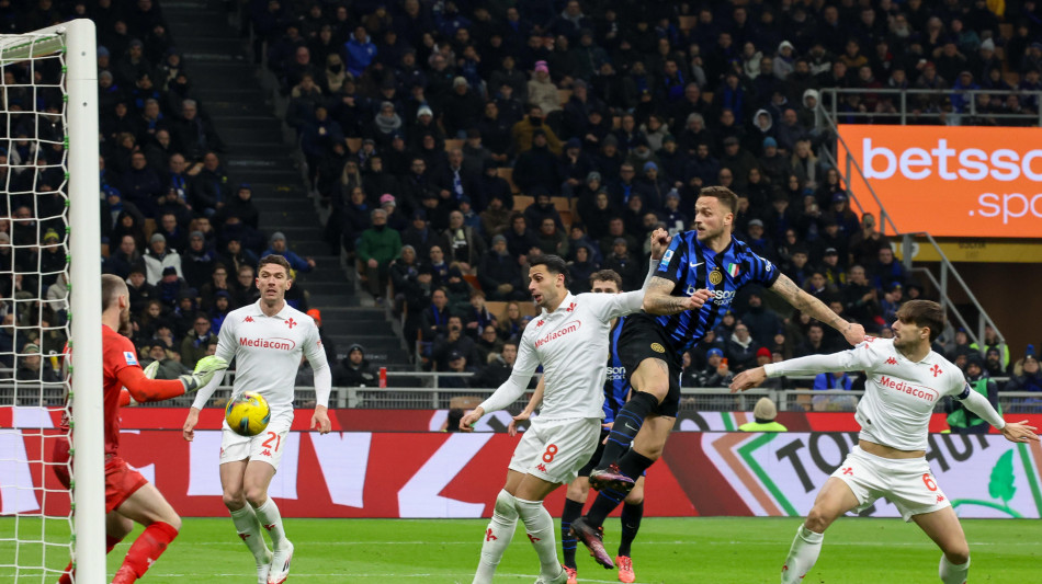 L'Inter batte 2-1 la Fiorentina e sale a -1 dal Napoli