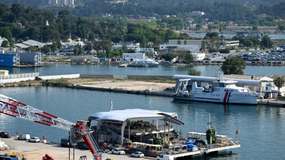 Plage flottante sur la Côte d'Azur: les promoteurs renoncent et dénoncent une "écologie de façade"