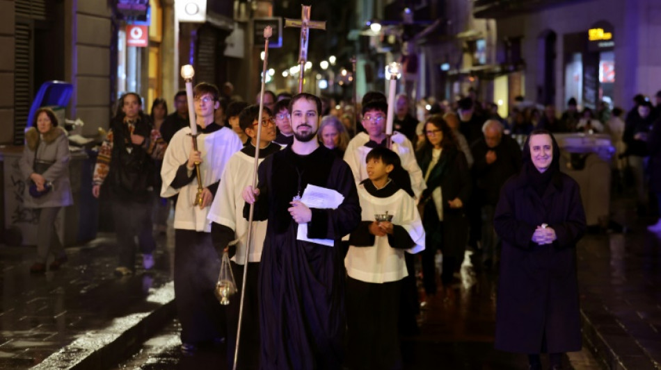 A Barcelone, des prières pour la pluie, sous la pluie