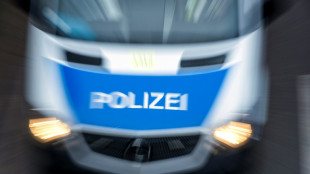 Auto fährt in München in Menschengruppe - mehrere Menschen verletzt