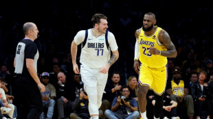 Doncic aterriza en los Lakers en el traspaso más impactante de la NBA