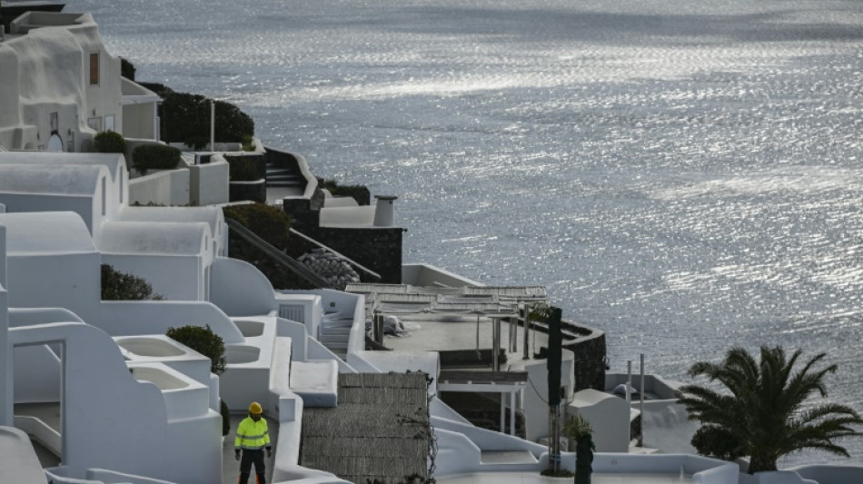 Nova onda de terremotos sacode ilha grega de Santorini