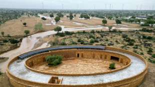 Una escuela es un oasis de frescura en pleno desierto de India